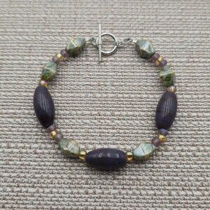 7.5 Inch Sterling Silver Glass And Beads Bracelet B518